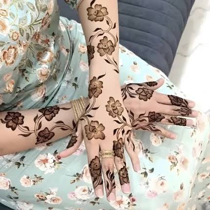 Floral Vine Henna Artistry